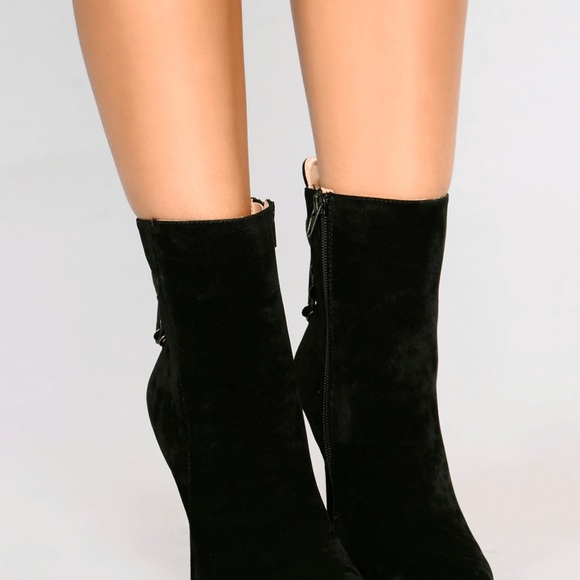 Fashion Nova size 8 black booties - Picture 6 of 8